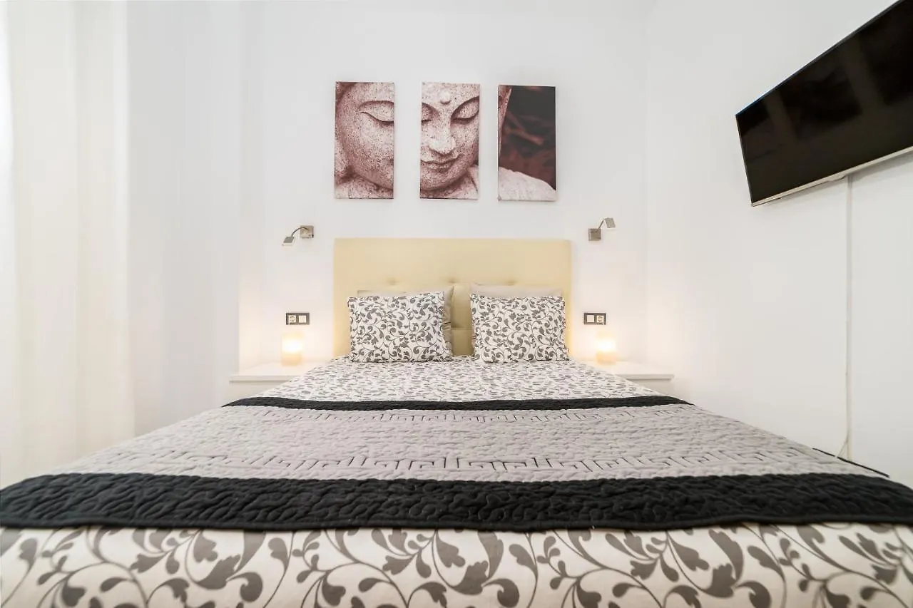 Malaga Suite Picasso With Swimming Pool And Parking In The Center! 0*,  ספרד